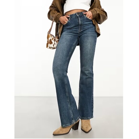 NWT - ASOS DESIGN Flared Jeans in Dark Wash Blue - 28Wx34L - Picture 1 of 14